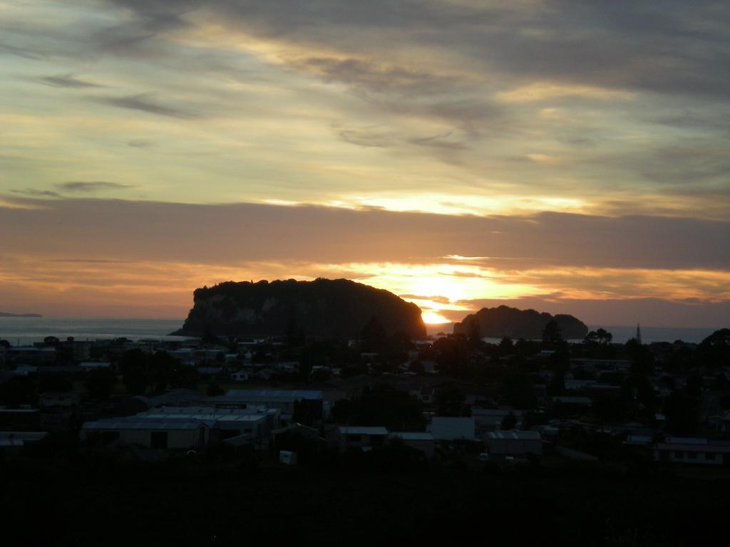 Whangamata Vistas B&B Exterior photo