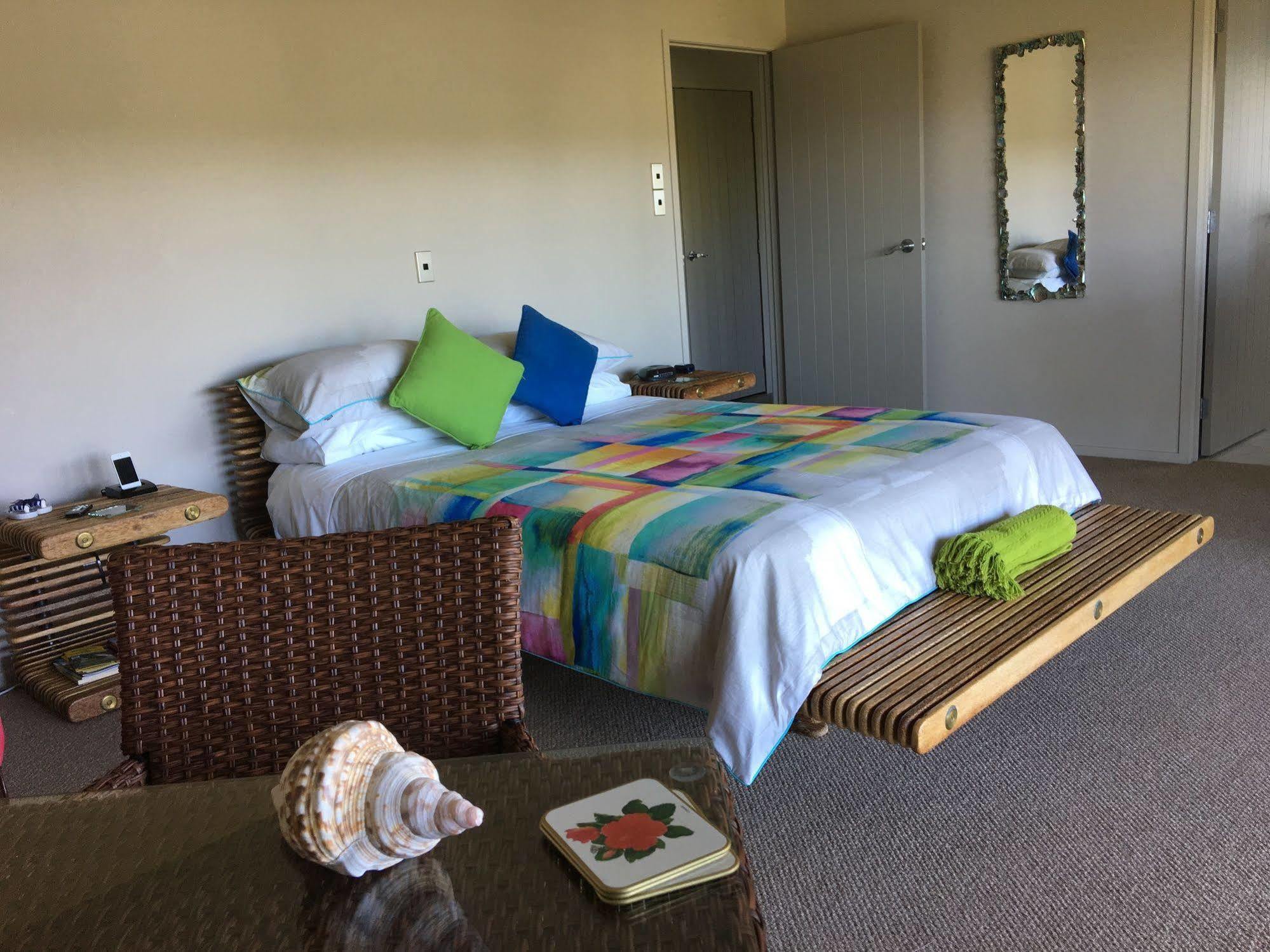Whangamata Vistas B&B Exterior photo