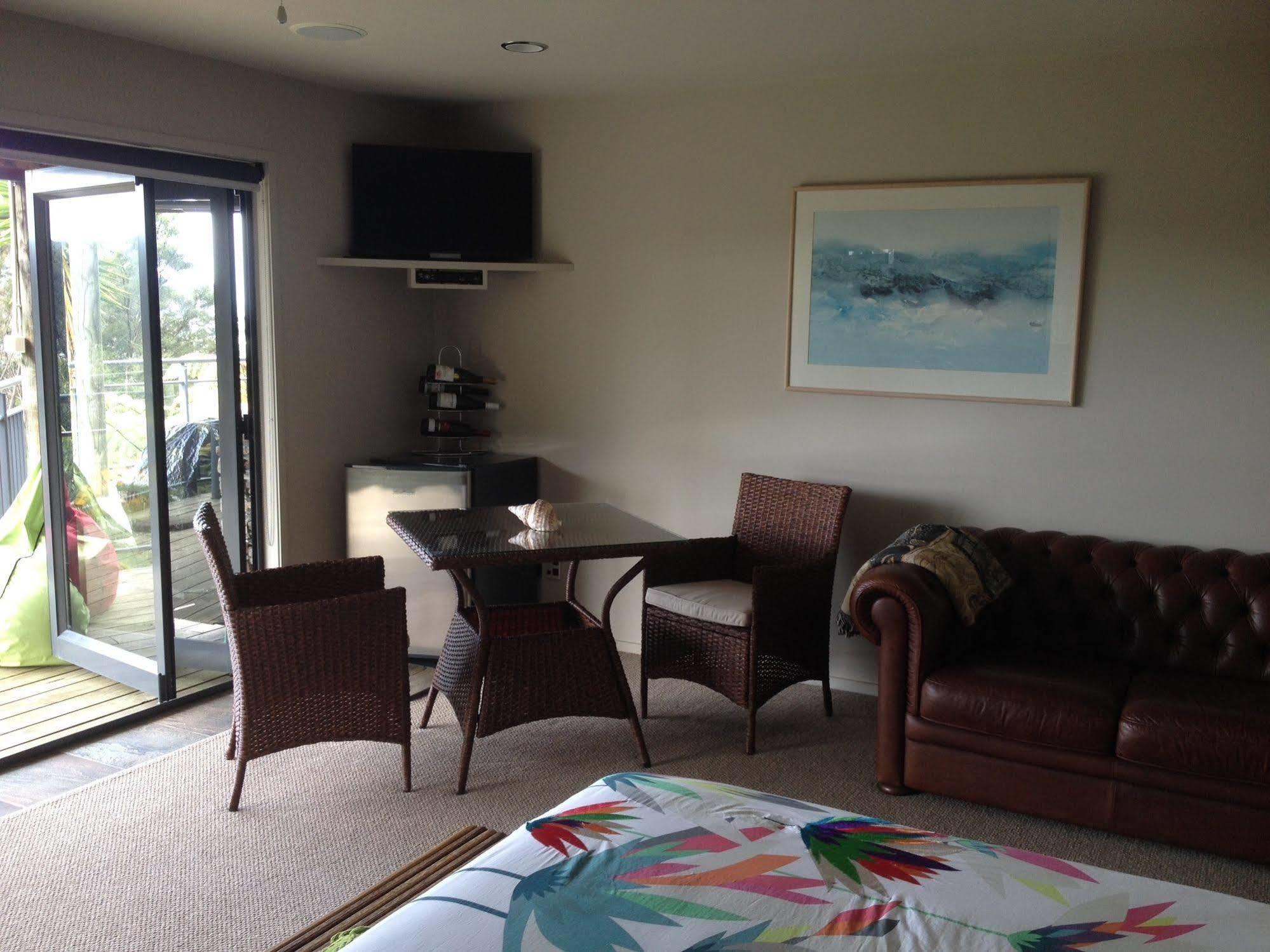 Whangamata Vistas B&B Exterior photo
